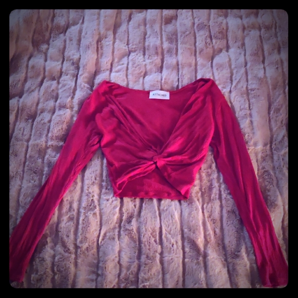 Red top - Picture 1 of 1